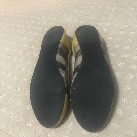 Authentic Burberry Flats - Picture 5 of 5